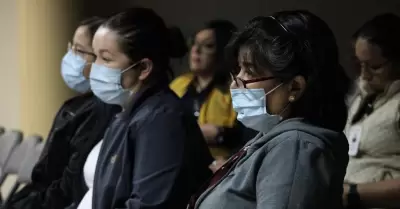 simposios son de vital importancia para que todo el personal tenga conocimiento 