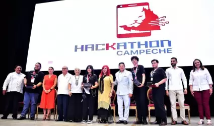 grupo de estudiantes del plantel Los Pinos del Colegio de Estudios Cient�ficos y