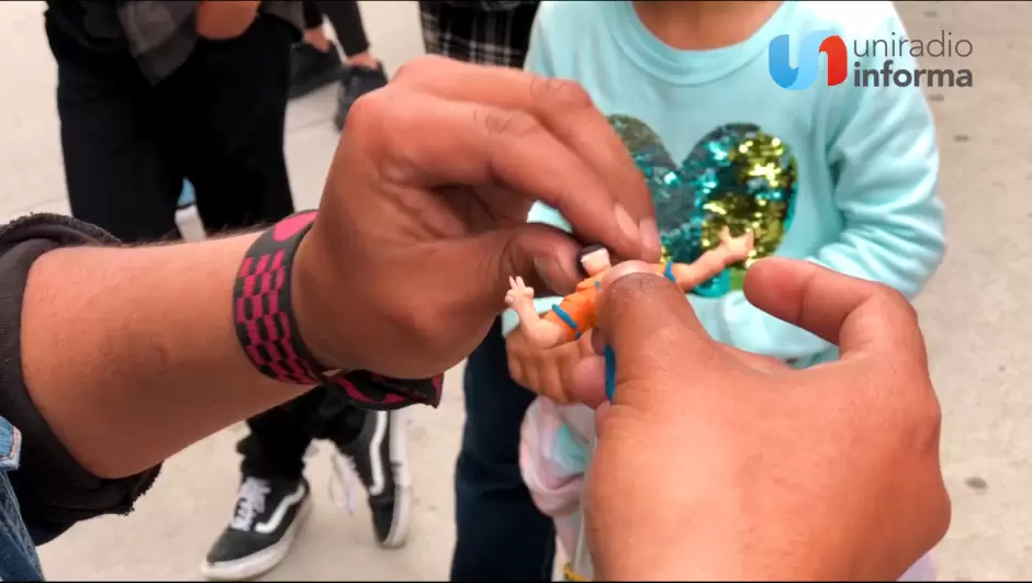 Escultor sorprende con obras en plastilina que realiza en tan solo 8 minutos