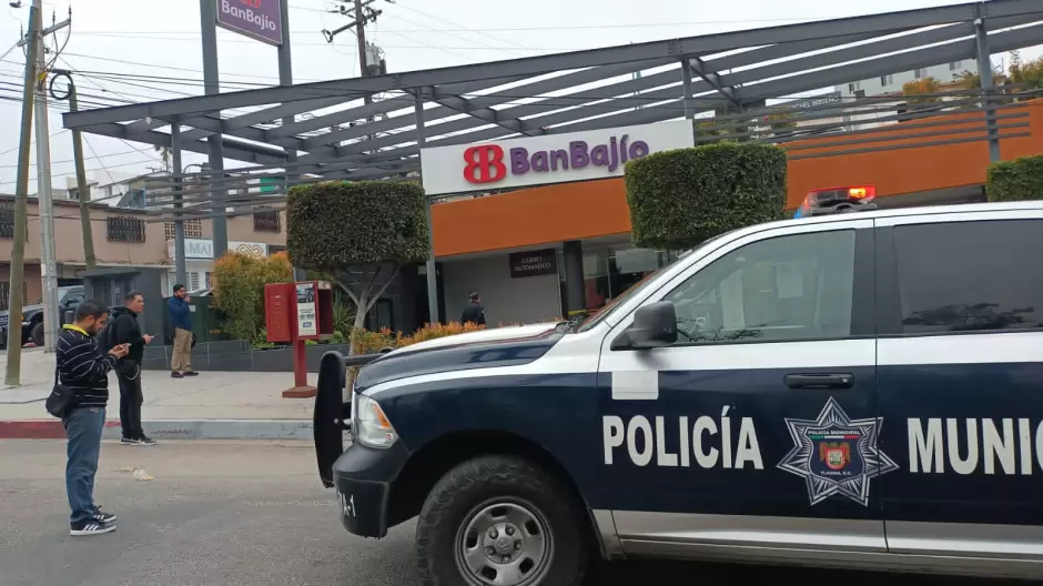 Asaltan banco en bulevar Fundadores