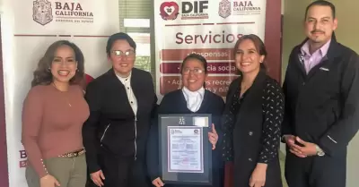 Entrega DIF BC licencias de operacin