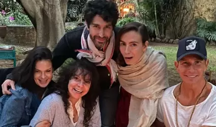 Mariana Garza y Alix Bauer apoyan a Sasha Sokol.