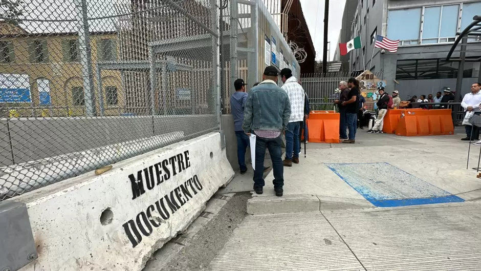 Migrantes solicitan asilo directo en la garita