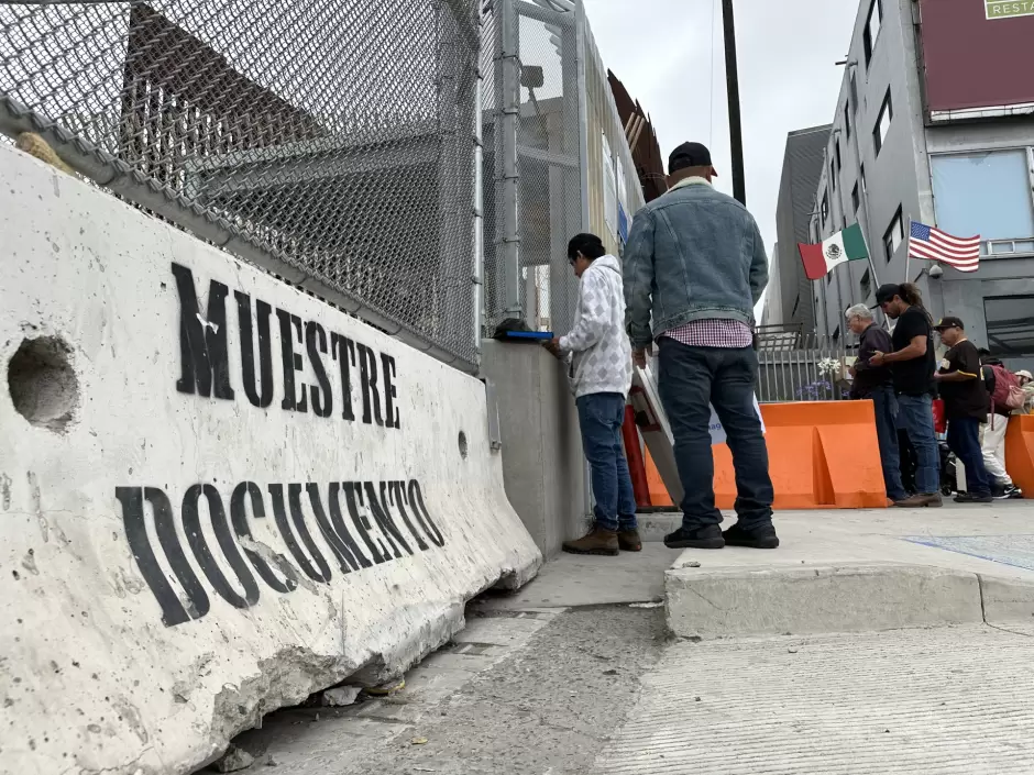 Migrantes solicitan asilo directo en la garita