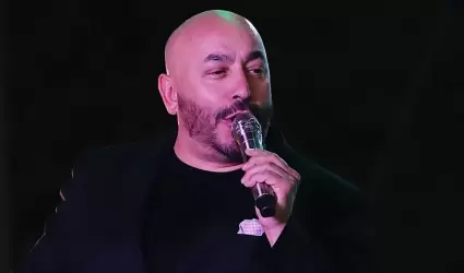 Lupillo Rivera tena una relacin con Giselle Soto.