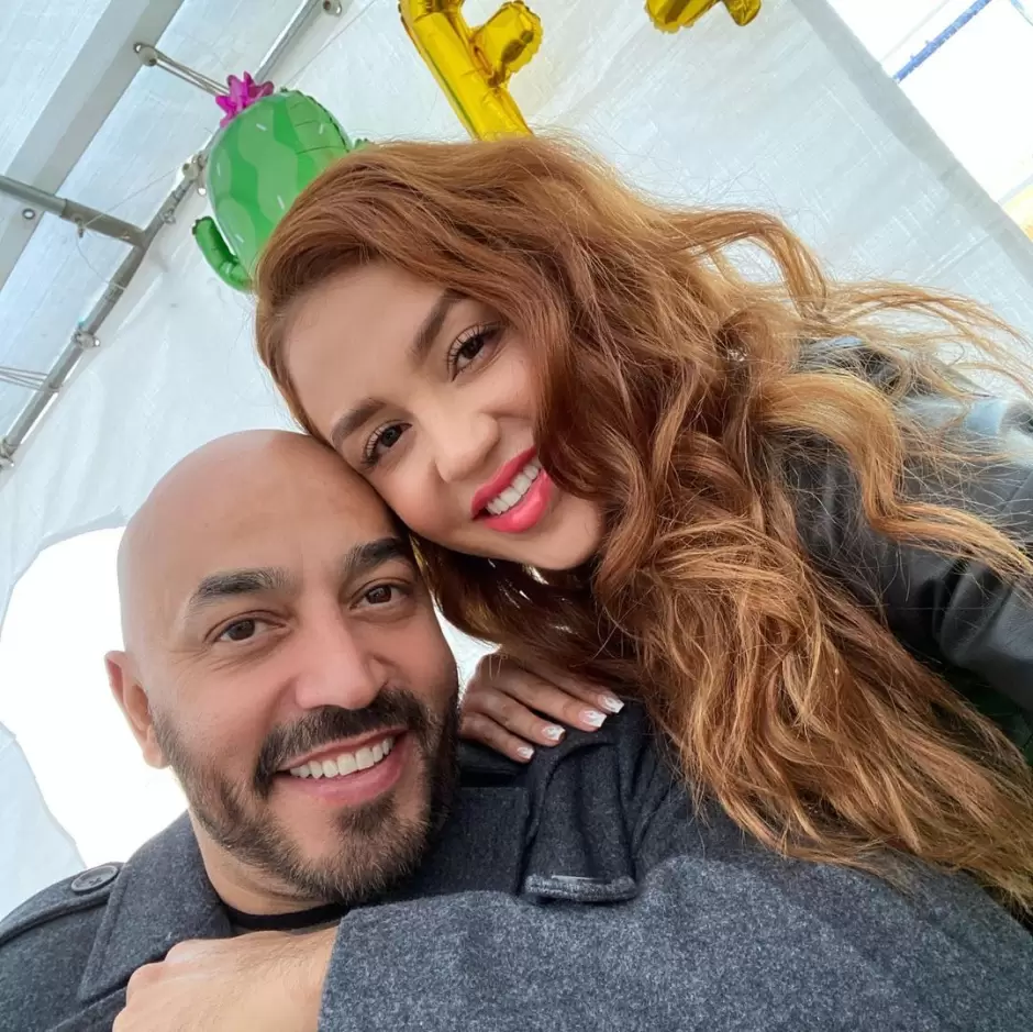 Lupillo Rivera tena una relacin con Giselle Soto.