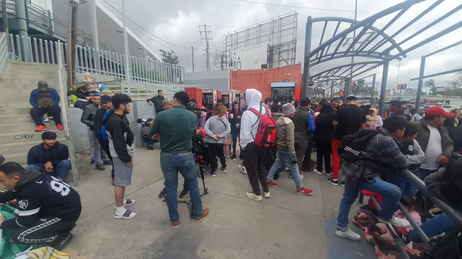 Campamento migrante en garita de San Ysidro