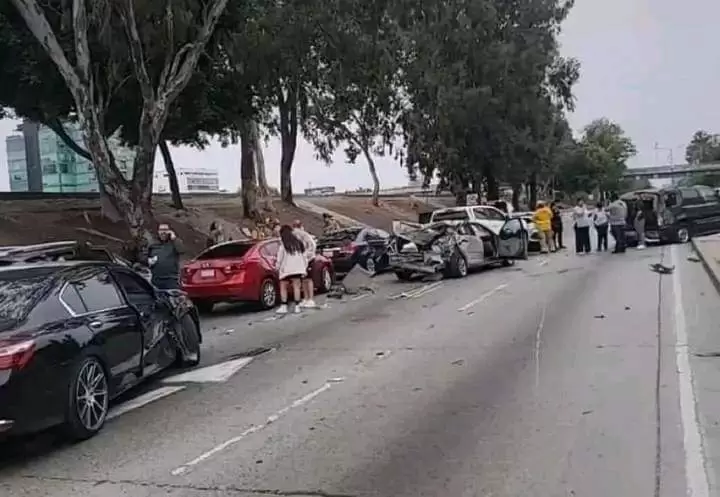 Choca siete carros en la Va Rpida