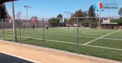 Denuncian que particular controla canchas deportivas p�blicas en Las Plazas, Ota