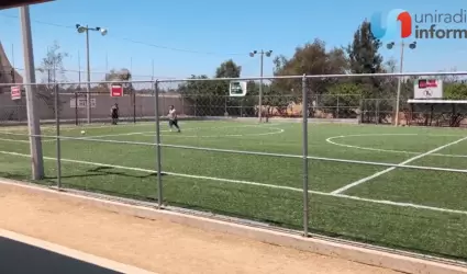 Denuncian que particular controla canchas deportivas p�blicas en Las Plazas, Ota