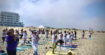 Da Internacional del Yoga