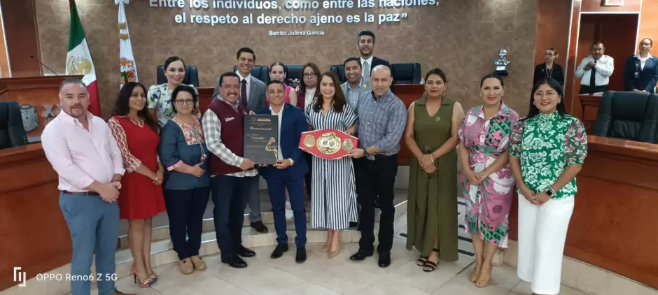 Reconocimiento al campen mundial peso pluma "El Venado" Lpez