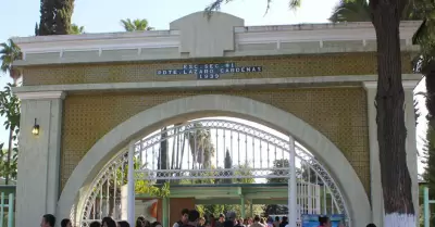 Secundaria Federal Lázaro Cárdenas "La Poli"