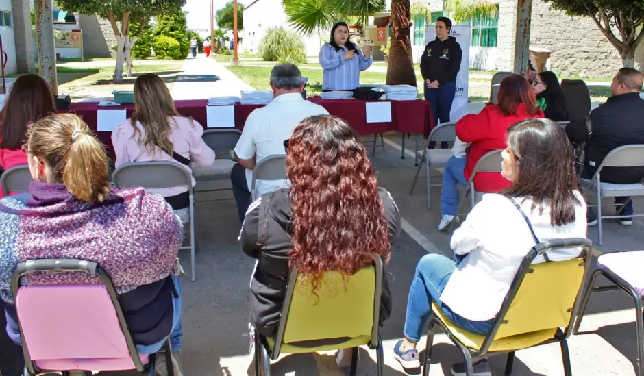 Materiales y equipo a Centros de Atencin Mltiple de Ensenada