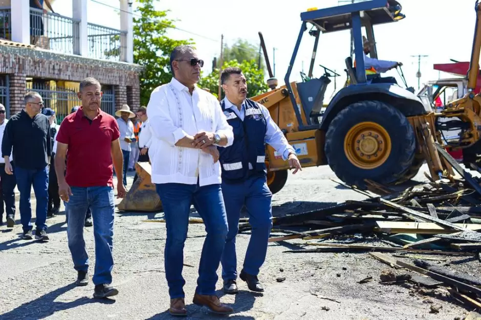 Reconstruirn hogar de compaero tras incendio