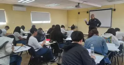 Imparte Gobierno Municipal taller de "Prevenci�n y sensibilizaci�n vial a rosari