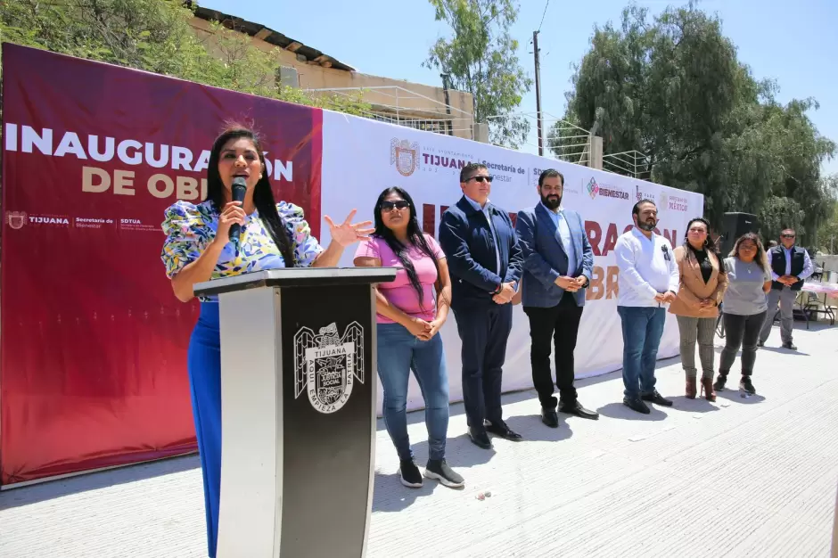 Inauguracin de calle Lzaro Crdenas, pavimentada con concreto hidrulico