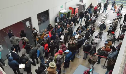 Oficinas Recaudacion fila ciudadanos