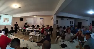 Fomenta COEPRIS BC importancia del correcto manejo de alimentos en los Centros d