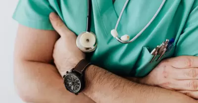 Médicos y residentes de medicina denuncian al "cártel de la salud"