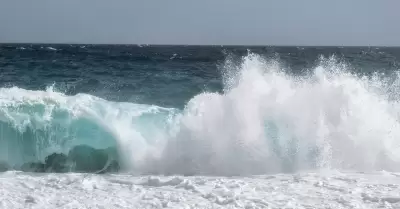 Restringen acceso a playas de Mazatln por alto oleaje