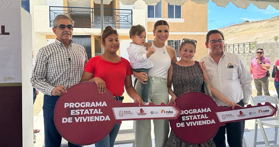 En el marco del programa Estatal de Vivienda, se hace entrega simbólica ...
