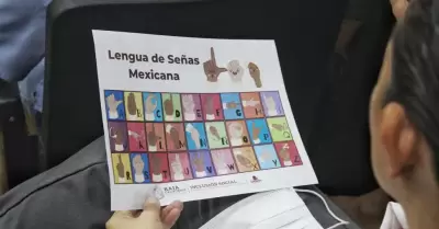 Fomentan inclusi�n en personal del HGM a trav�s de curso de lengua de se�as mexi