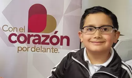 Entrega de lentes a estudiantes de educacin bsica de Tecate