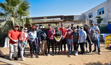 Participa bienestar social en jornada de limpieza en albergue de mascotas