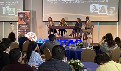 Panel "Desarrollo de competencias para lderes de Capital Humano para oportunida