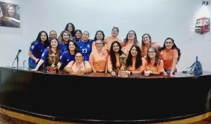 Reconoce Oficial�a Mayor a los primeros lugares de convivencia deportiva "Con el