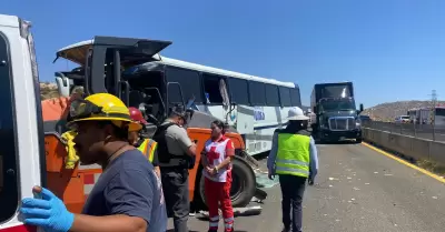 Accidente en el kilmetro 136 de la carretera cuota Tecate - Tijuana