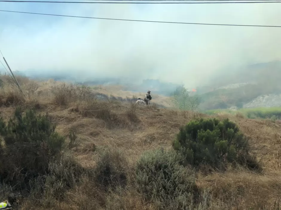 Bomberos atienden incendio