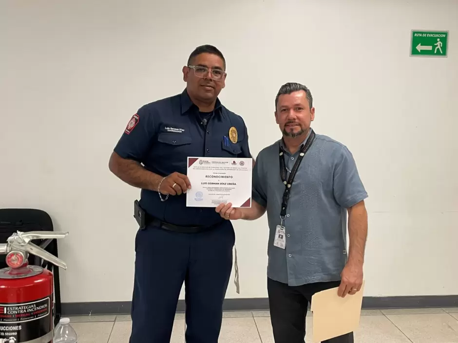 Actualiza Oficial�a Mayor BC a personas servidoras p�blicas en combate y prevenci�n de incendios