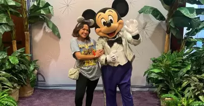 Nicole Salazar hace recomendaciones del men secreto de Disneylandia.