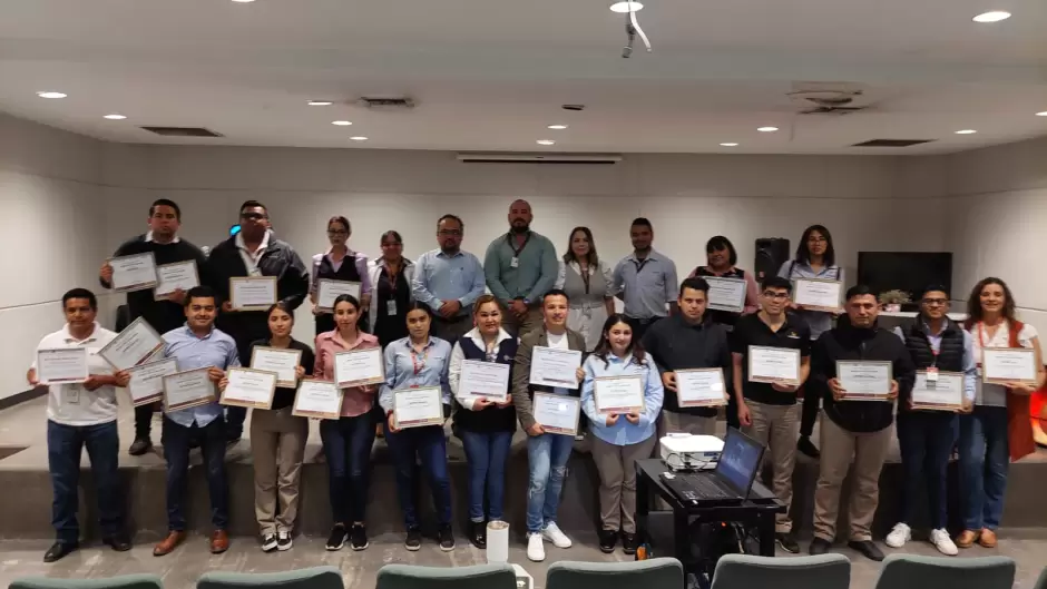 Certificacin de entorno laboral saludable a trabajadores de 21 empresas