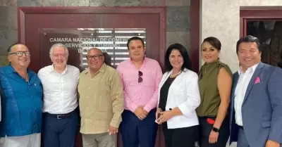 Presentan solicitudes a Dip. Santiago Creel a favor del comercio en Baja Califor