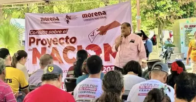 Diputado Francisco Javier Borrego Adame encabezando asamblea