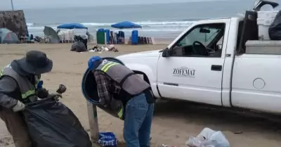 Toneladas de basura en playas municipales