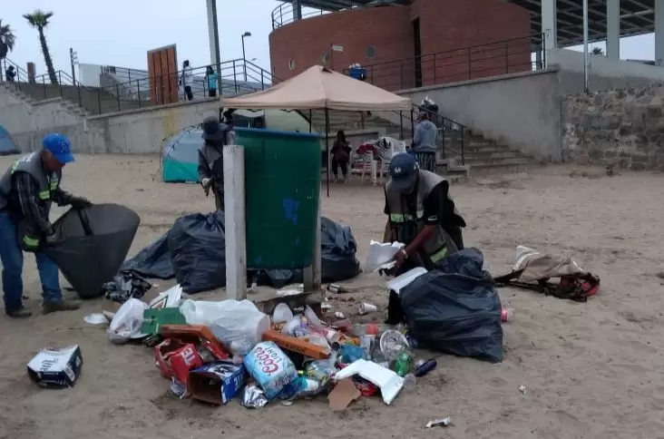 Toneladas de basura en playas municipales