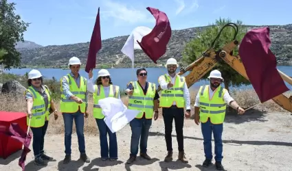 Da secretario del agua banderazo de inicio de obra de la 2da l�nea de conducci�n