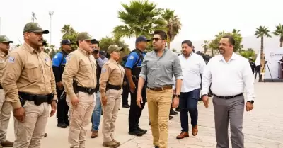 Reconoce alcalde Armando Ayala a 10 polic�as por intervenciones relevantes