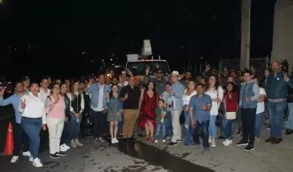 Instala Gobierno Municipal alumbrado p�blico en la colonia Lucio Blanco