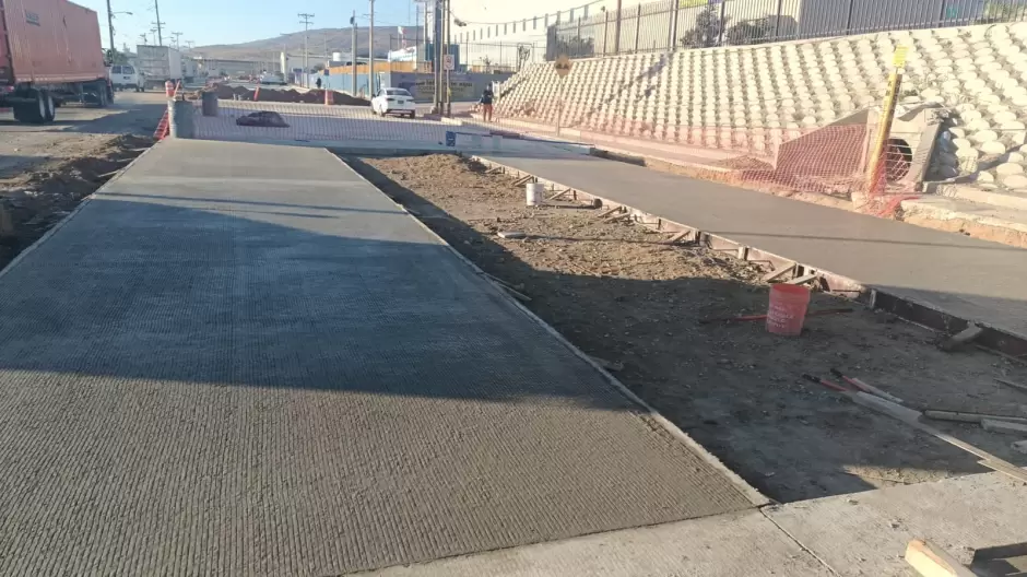 Obra de pavimentacin de la Calle 12 en la Mesa de Otay