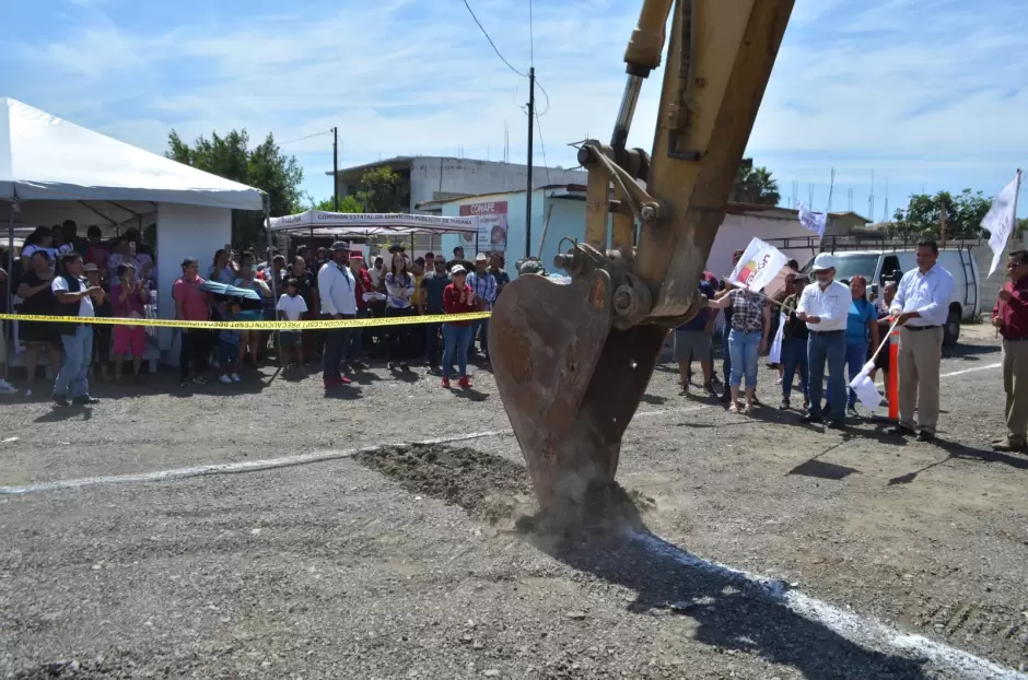 Obra de introduccin de red de alcantarillado sanitario para la colonia Aarn Joaqun