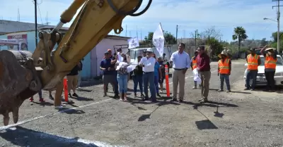 Obra de introduccin de red de alcantarillado sanitario para la colonia Aarn Jo