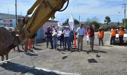 Obra de introduccin de red de alcantarillado sanitario para la colonia Aarn Jo