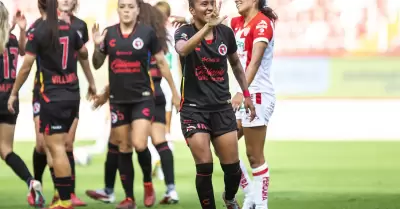 Las perr�simas consiguen su primer triunfo del torneo ante Centellas