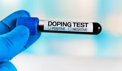 Tubo de sangre para an�lisis etiquetado Doping Test. Anti doping. Antidopaje