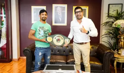 Reconoce Armando Ayala al boxeador Erik "Terrible" Robles